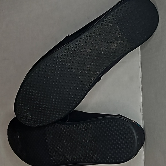 Toms Black Candy Skull Alpargata Flats. EUC - Picture 4 of 5